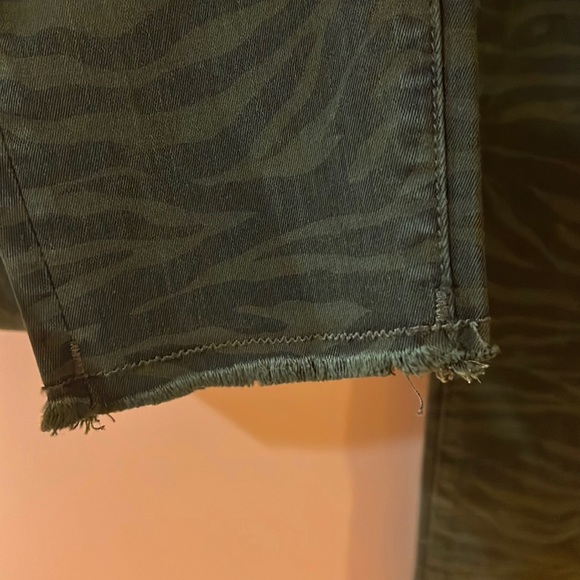 Driftwood Jackie Jeans - Picture 4 of 7